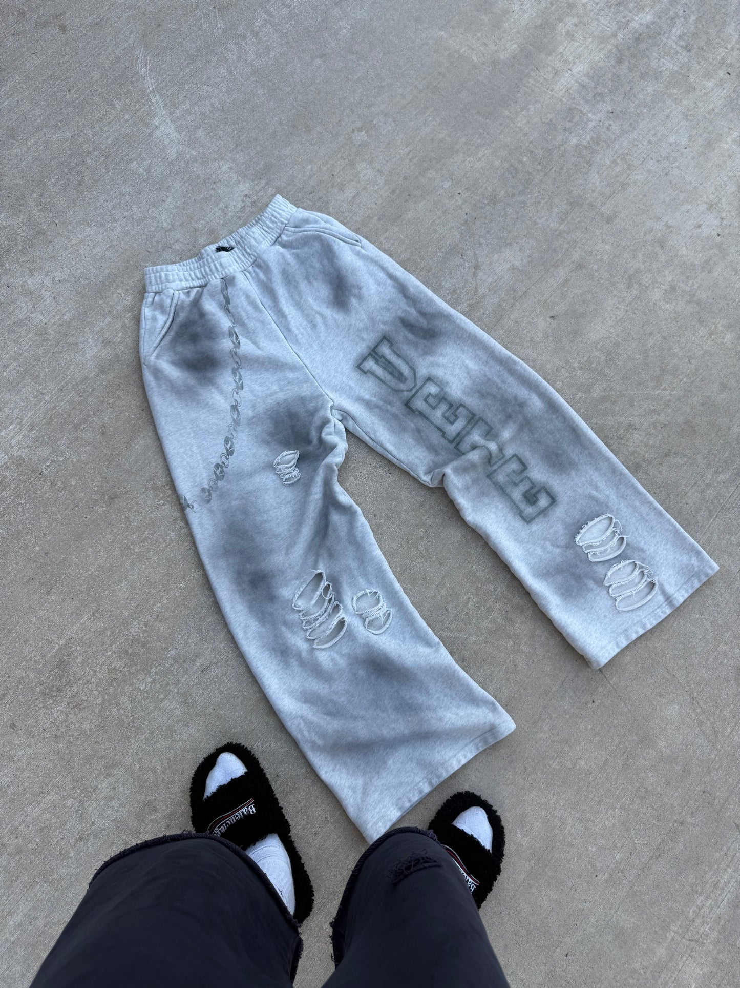 Levete Chain Sweats